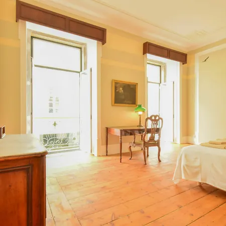 Lost :: Chiado House Lizbona